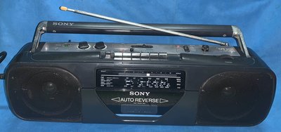 SONY CFS-202S 四波段立体手提錄`放`收音機