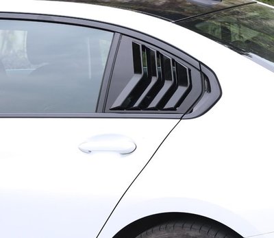 寶馬 BMW G20 318i 320i 330i 後三角窗 後三角窗飾板 三角窗装饰框 黑色 碳纖維紋
