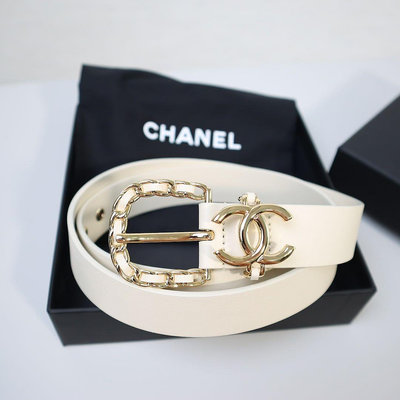 Chanel 雙C鏈條 香奈兒皮帶 腰帶，好美♥️看似浮華的設計，卻能優雅點綴女孩們的穿搭，高級感滿滿❤️