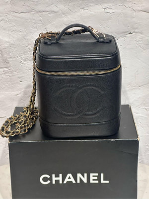 Chanel Vintage 黑色荔枝牛皮化妝箱包（非原廠鍊帶）