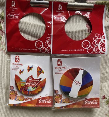 龍廬-自藏出清~飲品企業周邊-2008年北京奧運 Coca Cola可口可樂奧運胸章二款一組紀念徽章/只有一組 別針
