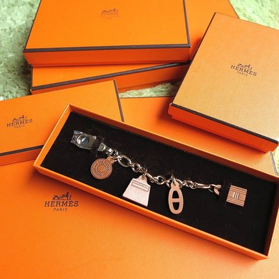 國際精品 全新 HERMES Charm Bracelet 焦糖色皮革木質吊飾 鑰匙圈 BIRKIN KELLY