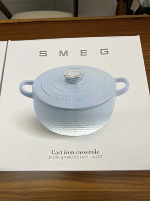 家樂福 SMEG義大利精品廚具 SMEG琺瑯鑄鐵鍋