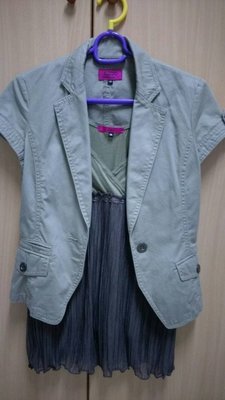 日本品牌OZOC淺卡其綠小包袖ESPRIS IZZUE SISLEY款棉質西裝外套,送同款內搭背心