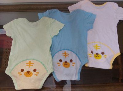 [二手] 日本西松屋 男童裝 男嬰兒男寶寶短袖連身衣包屁衣 三件組(90cm) 小老虎