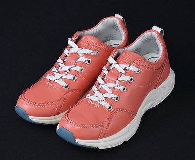 bussola 義大利鞋帶運動鞋40號全新品，含包裝盒。長28.5cm * 寬10.5cm * 高11.5cm