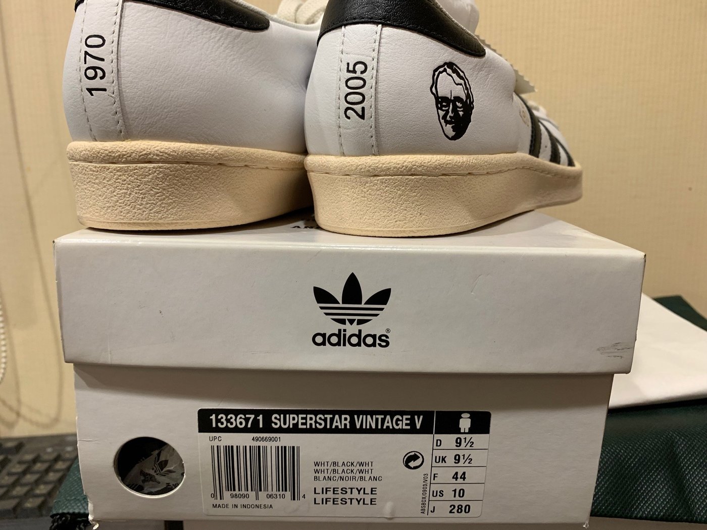 35周年ADIDAS SUPERSTAR 限量世界700雙名店系列第一雙全新