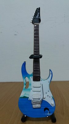 福利品特賣~藝起趣 樂器模型 Minirature Electric Guitar 海豚風電吉他模型 手工藝品 裝飾品