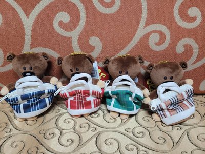 ///可愛娃娃///~3吋正版豆豆熊抱手提袋絨毛娃娃吊飾~Mr. Bean豆豆先生的玩伴~泰迪熊~泰迪---約14公分