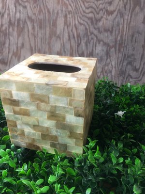 峇里島原裝進口~手工貝殼鑲嵌正方形面紙盒(13.5cm)