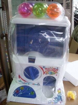 小猴子玩具鋪~全新聲光迷你扭蛋機~內附六顆玩具轉蛋(內有玩具公仔)~售價:600元/款