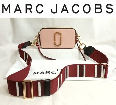 羅浮宮  真品 MARC JACOBS 馬克 粉棗紅撞色 MJ mini相機包 寬背帶 肩背 側背包 附防塵袋