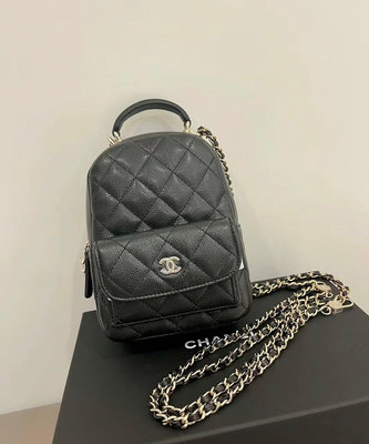 香奈兒 來一顆 可愛爆錶 皮穿鏈條 雙肩背 手提 Chanel 最新爆款 小背包 小書包 全配 證明 現貨15.9 萬