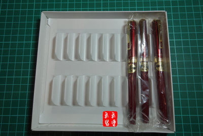 日本 寫樂 Sailor 400型 鋼筆 F-4 金尖 紅色款 ~ 日本JIS標準印記款 ~ 附贈黑色絨布筆袋