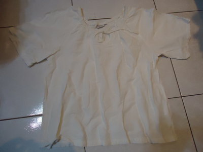 JW anderson UNIQLO 短寬袖白色上衣,37%麻,尺寸:M,胸寬:50cm,少穿極新,特價大出清