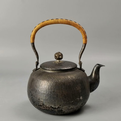 。秀鋒堂造銀仕上日本銅壺日本老銅壺。使用過，不帶