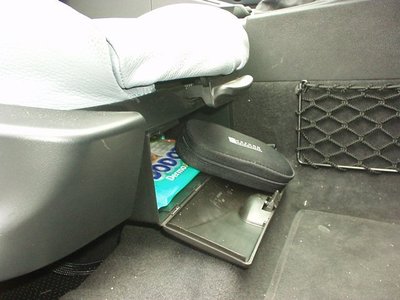 Z4的小確幸!! ※台北快車※BMW正品 First Aid Storage Box車椅下的秘密空間,X3 X5 E46