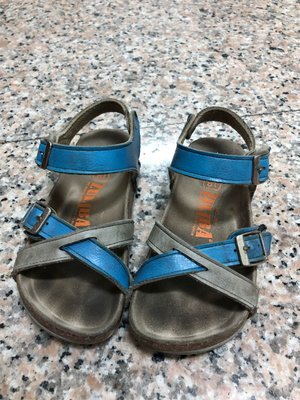 二手，約6成新～台灣製造 足籬笆 ZULIBA 18號 女童涼鞋 便宜賣