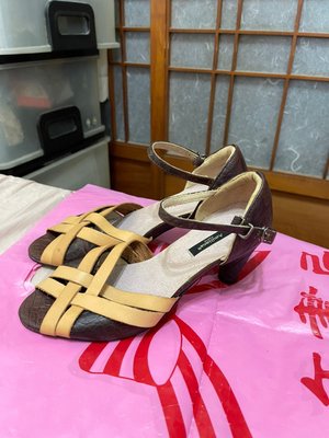 「 二手鞋 」 Amiliana 女版皮革涼鞋 23.5cm（咖啡駝色）57
