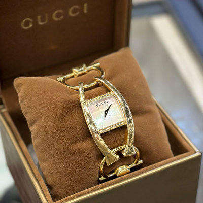 ⭐️ 香榭屋精品店 ⭐️ GUCCI 18K金鑲鑽珍珠母貝錶面馬銜造型錶帶石英腕錶  (W2268)