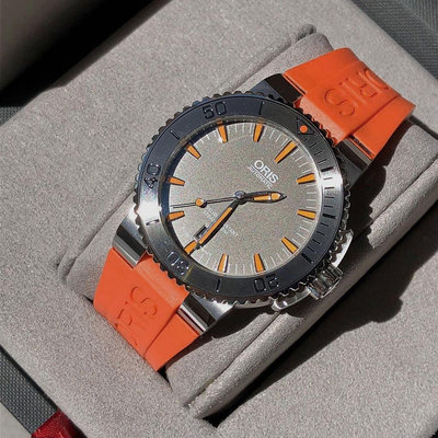 ORIS Aquis Date 灰色錶盤 橘色橡膠錶帶 男士 自動機械腕錶 0173376534158-0742632EB  防水300M潛水錶