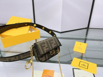 現貨-Fendi 新品腰包款 mini bag 口紅零錢包 尺寸:11x8cm 禮盒包裝 含購證簡約