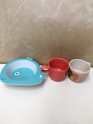 二手 鯨魚兒童餐盤/hello kitty 水杯/Huggies好奇熊大兔兔水杯/橘紅水杯茶杯咖啡杯