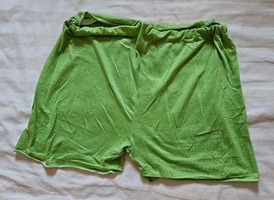 綠色 小短褲 睡褲 安全褲 內搭褲 女裝 二手衣 童裝 兒童短褲 運動短褲