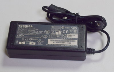 TOSHIBA 變壓器 型號:SADP-65KBA 19V 3.42A 變壓器 充電器 6.0mm(外)*3.0mm
