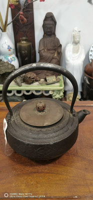 日本回流，京都精工老鐵壺。嵌銀工藝提梁，滿工浮雕畫片，包漿醇
