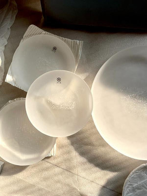 【冬雪】日本平安橘吉/手作氣泡琉璃/不規則圖案點心盤/分餐盤