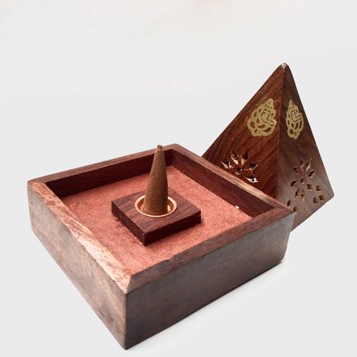 [晴天舖] 印度手工製金字塔型塔香盒 木盒 錐狀塔香盒 點香盒 贈塔香試用 ~售Medimix
