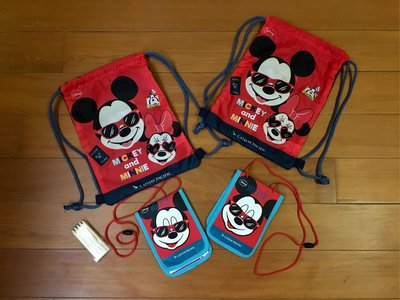 Disney米奇束口後背包 護照夾 國泰航空兒童背包 二組合售