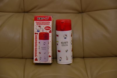 日本東京Hello Kitty精品,全新,包裝完整( Kitty 輕量保冷保溫瓶 350ml 紅蝴蝶結款 高19cm