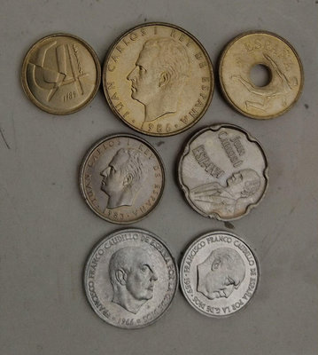 西班牙老版本硬幣七枚，差一枚最高面值的，保存時間太久，品相也