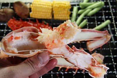 【中秋烤肉食材】來點新鮮的~生凍帝王蟹切盤/約500g±5%~頂級極致奓華的享受~犒賞一下自己的辛勞