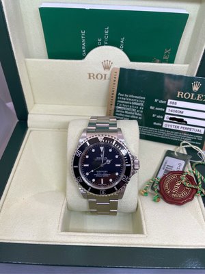 國際精品當舖 勞力士 ROLEX 黑水鬼  型號：14060M  原廠國外保卡，12錶節，綠紅雙標、說明書*2、皮套
