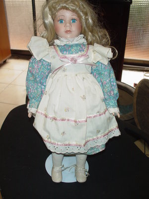 洋娃娃與配件 陶瓷娃娃 二手藏品有架子高 43cm