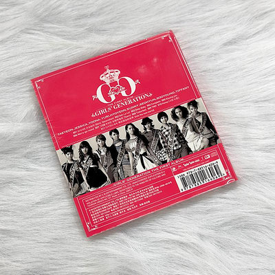 正版  少女時代 同名專輯 Girls Generation CD+寫真集-樂樂