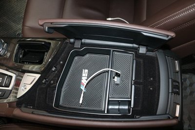 BMW F10 5系  F11 置物盒 儲物盒 零錢盒 中央扶手 置物盒 520 528 530 535 D