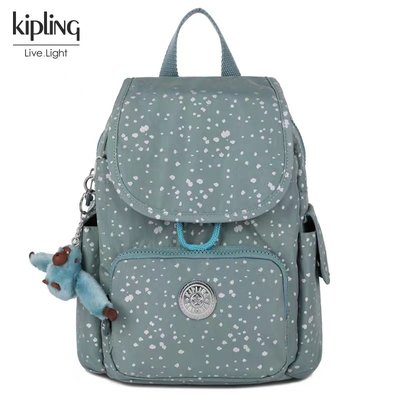 全新 全新Kipling 猴子包 綠底燙銀 K12671 輕量防水 翻蓋拉鏈休閒旅遊包 雙肩包 旅行 後背包 書包