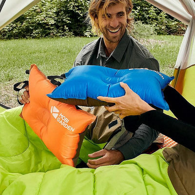 MOBI GARDEN 牧高笛自動充氣枕頭 旅行枕 便攜舒適午睡露營睡枕 NXL1534002 天藍