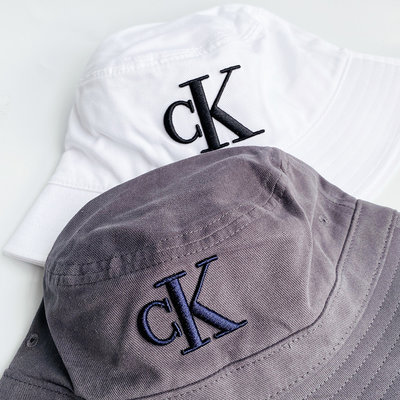 美國百分百【全新真品】Calvin Klein 漁夫帽 配件 戶外休閒 帽子 CK 白色 鐵灰 CA57