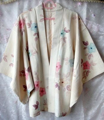 日本 全蠶絲silk 手工繪染花紋 短和服 cos