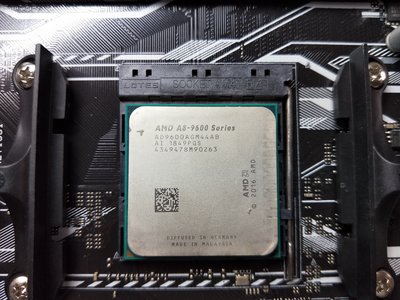 電腦雜貨店→AMD CPU A8-9600 CPU (AM4 腳位) 二手良品 $600