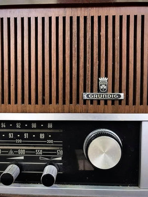 古GRUNDIG收音機 （已預訂）