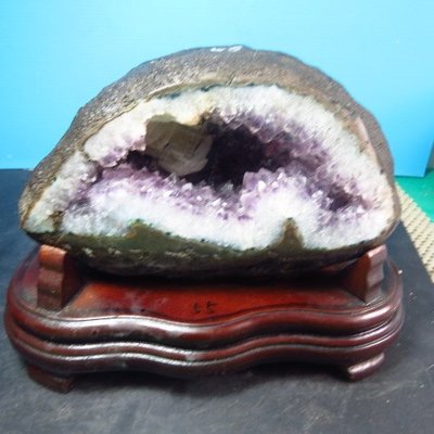 【競標網】天然高檔烏拉圭紫水晶小型晶洞2.6公斤(贈特製木座)(網路特價品、原價4000元)限量一件