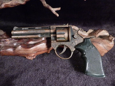 古玩軒~PYTHON357 8.SHOTS早期金屬左輪玩具金屬製玩具火藥槍.槍托為塑膠.功能正常.KMG368