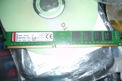 Kingston 8GB DDR3 1600 桌上型記憶體(KVR16N118)