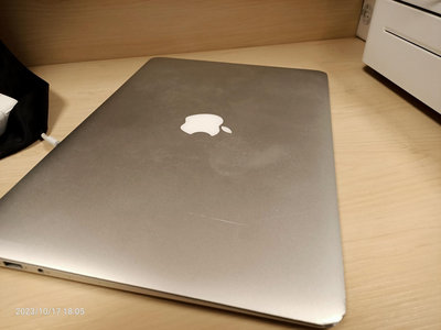 二手蘋果MacBook AIR Ａ1456 13" 2015年銀灰版本，Intel Core i5雙核心，四角都凹，效能很好